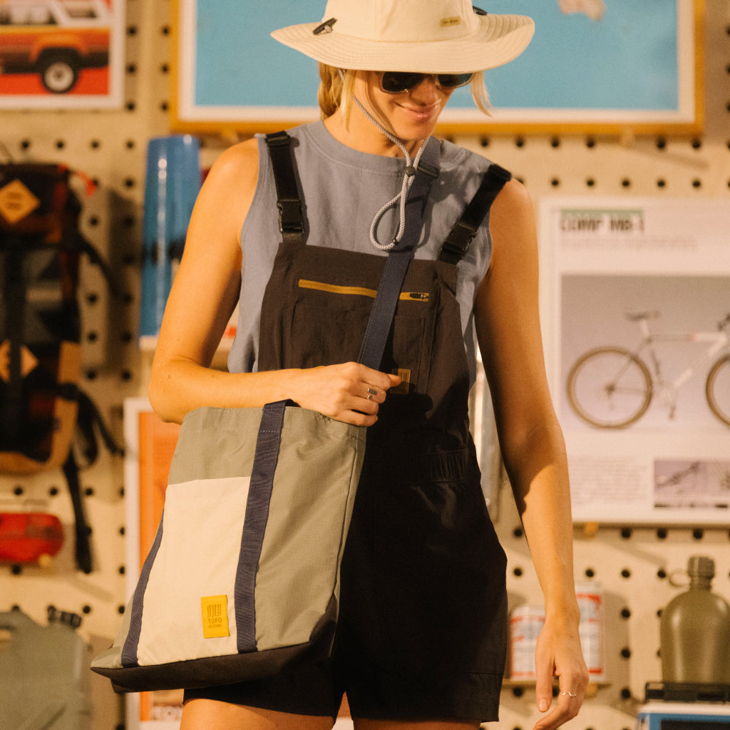 Mountain Essential Tote